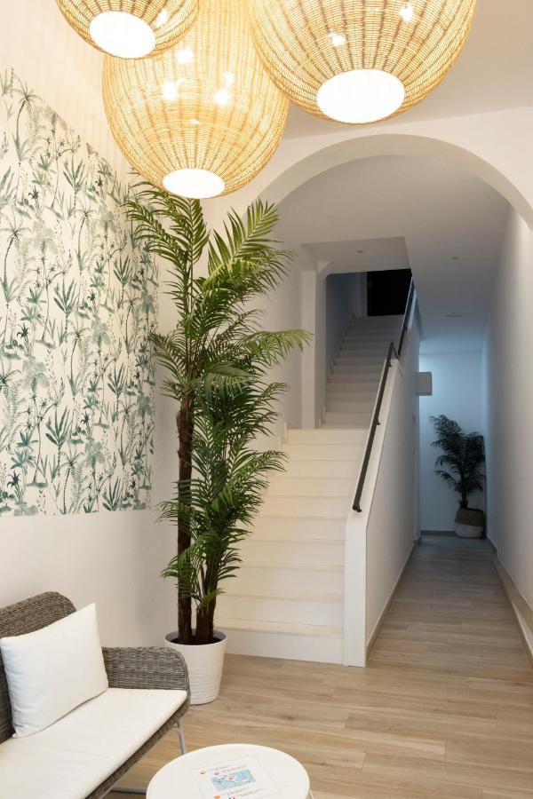 Urban Suites Sitges Apartments Exterior photo